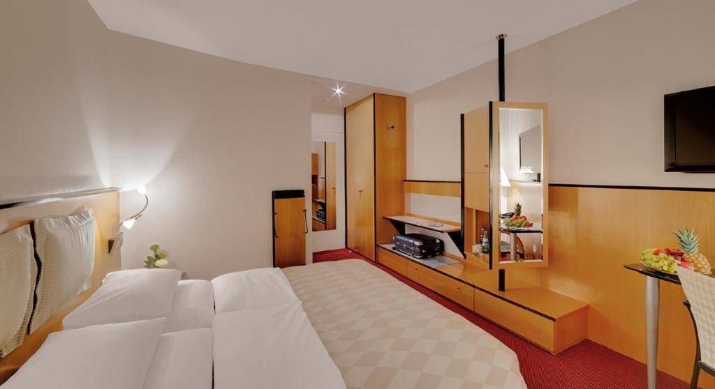 Hotel Am Rathaus Augsburg Quarto foto